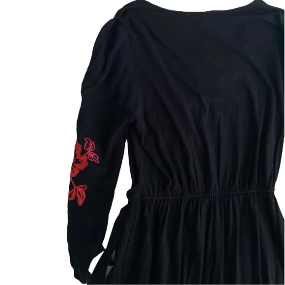 Skies Are Blue Sylvie Floral Embroidered Faux Wrap Knit Dress Womens Size S - Picture 7 of 11